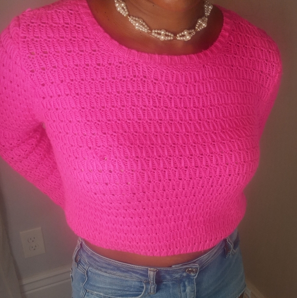 What a way to leave your pink print! XXI crochet crop top sweater size medium. - Picture 5 of 5